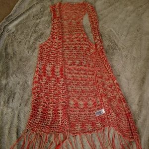 Sleeveless long, knit sweater